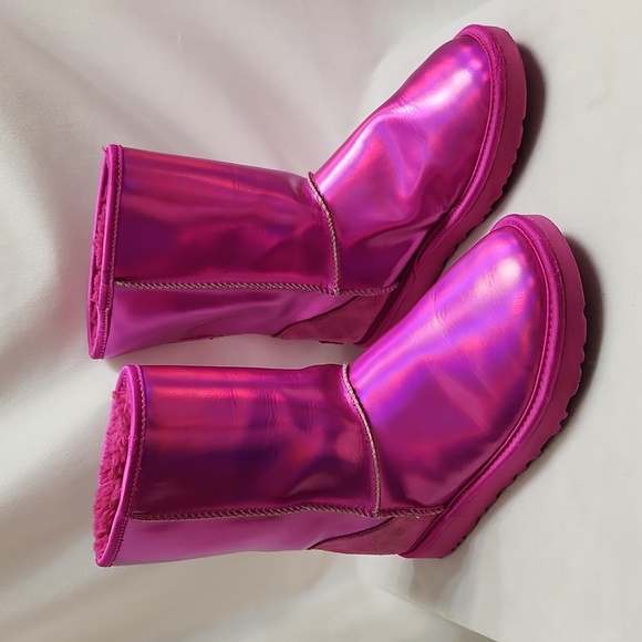 UGG Classic Short Iridescent Fuchsia Cozy Boots (W Size 6) - Picture 2 of 10